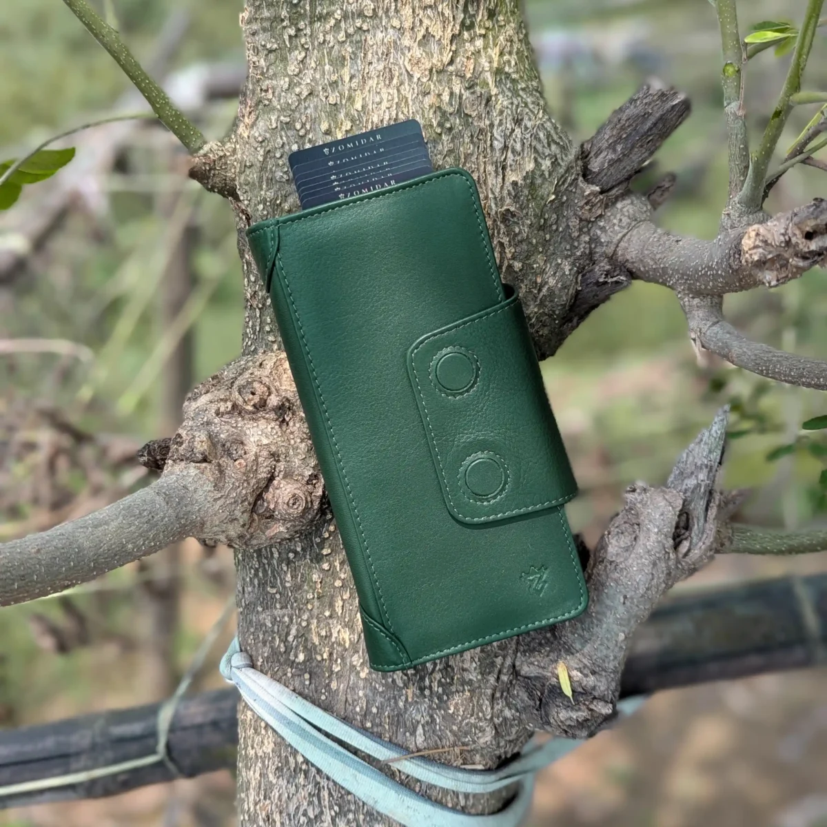 RFID Genuine Leather Long Wallet with Metal Card Holder – Slim, Secure & Multifunctional