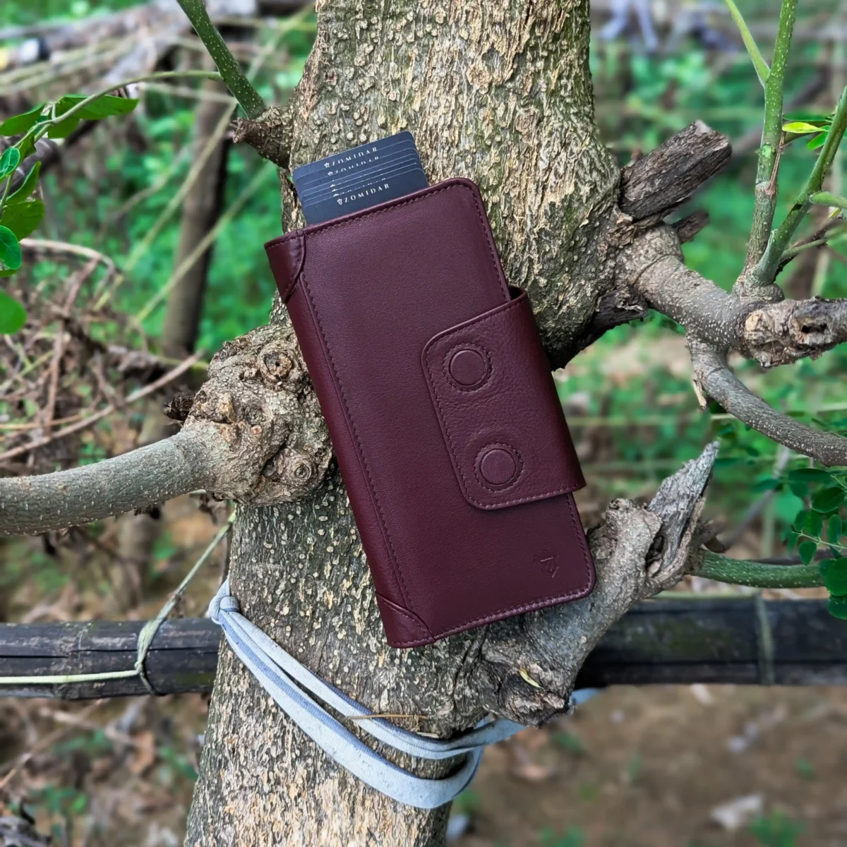 RFID Genuine Leather Long Wallet with Metal Card Holder – Slim, Secure & Multifunctional